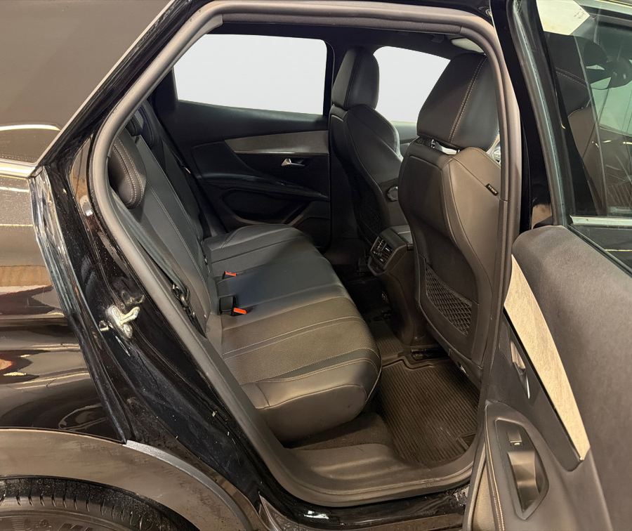 Peugeot 3008 1.2 PureTech EAT8 GT Navi Kamera MOMS 131hk – bild 7 av 8