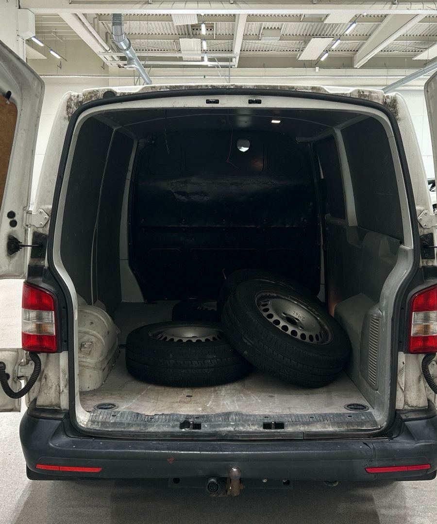 Volkswagen Transporter T28 2.0 CNG Värmare 3-sits MOMS 115hk – bild 2 av 3