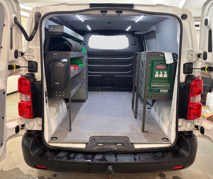 Peugeot Expert 2.0 Aut Inredning MOMS 177hk – bild 6 av 6
