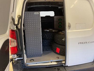 Toyota Proace City 1.5D Värmare Inredning Kamera MOMS 102hk – bild 8 av 8