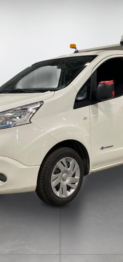 Nissan e-NV200 24 kWh Hyllinredning Takräcke Navi Kamera 109hk
