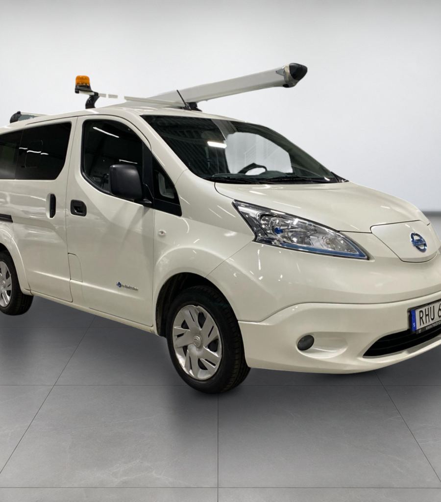 Nissan e-NV200 24 kWh Hyllinredning Takräcke Navi Kamera 109hk – bild 2 av 10
