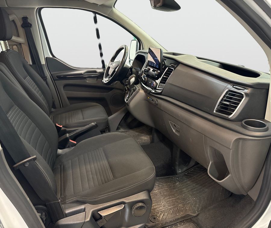 Ford Transit Custom 340 Crew Van 2.0 Drag Kamera Aut 5-sits MOMS 170hk – bild 6 av 9
