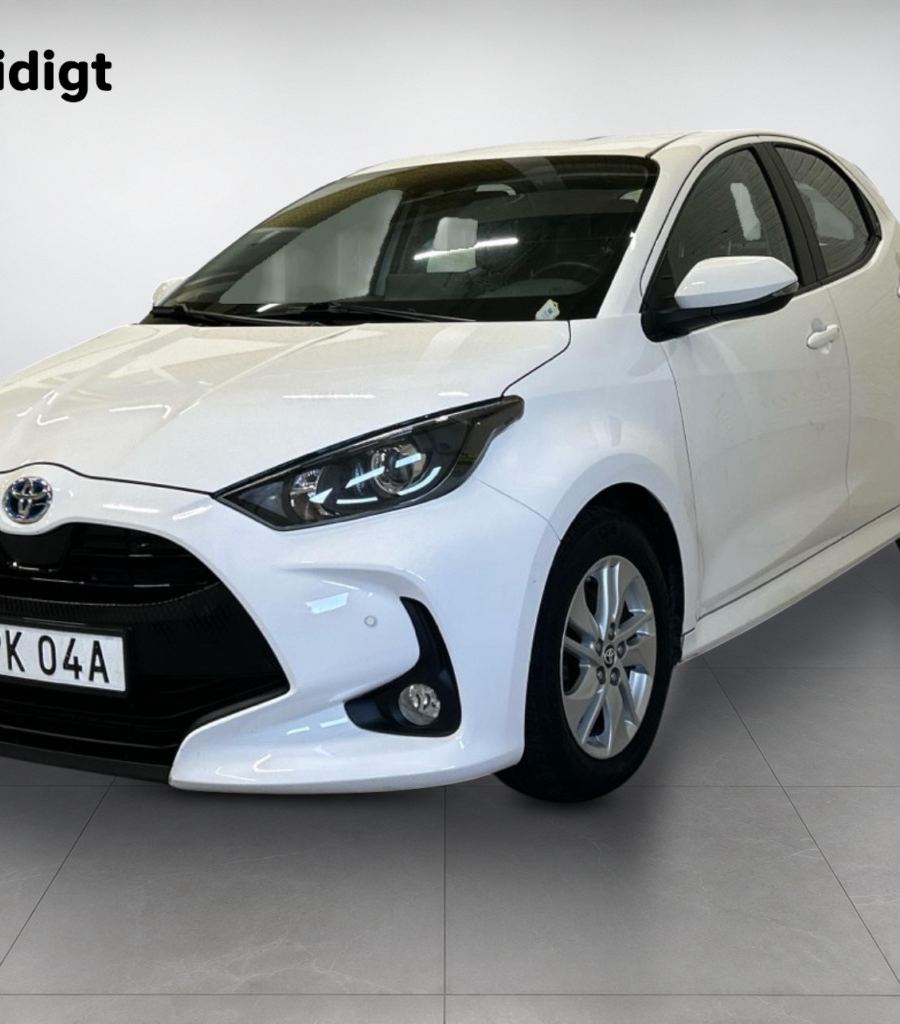 Toyota Yaris Hybrid 1.5 CVT Active Kamera Komfortpaket MOMS 116hk – bild 1 av 5