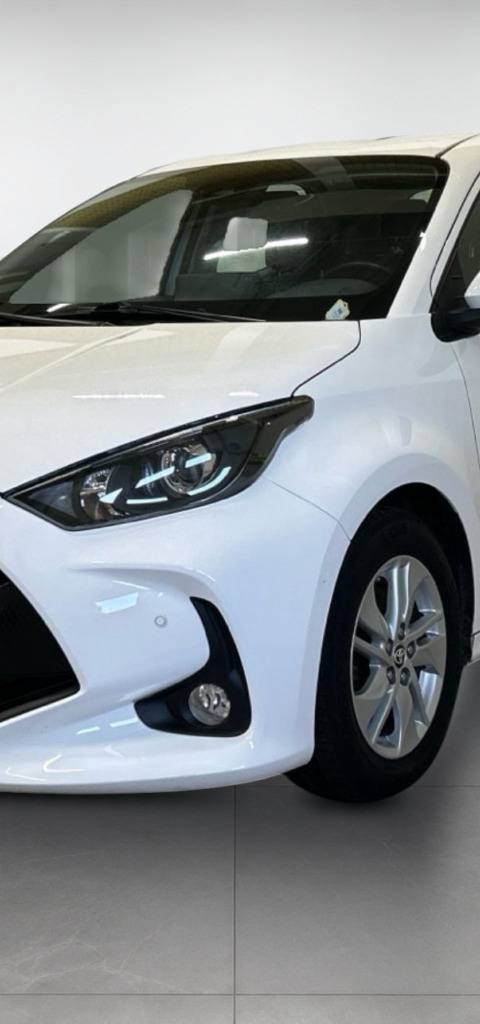 Toyota Yaris Hybrid 1.5 CVT Active Kamera Komfortpaket MOMS 116hk