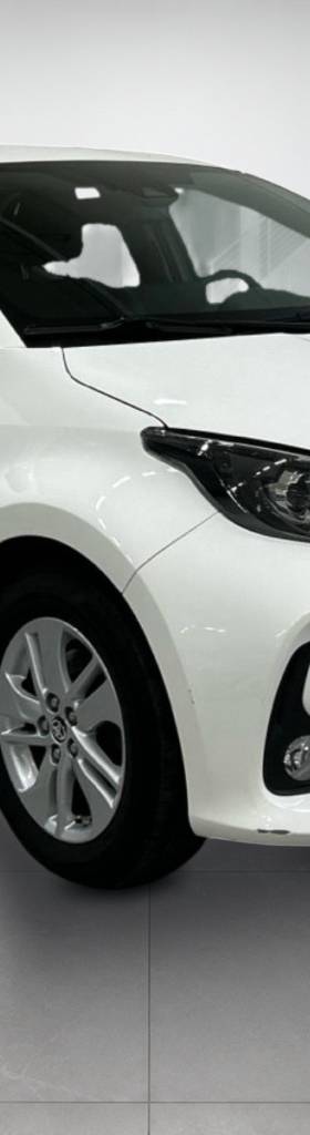 Toyota Yaris Hybrid 1.5 CVT Active Kamera Komfortpaket MOMS 116hk – miniatyr 2