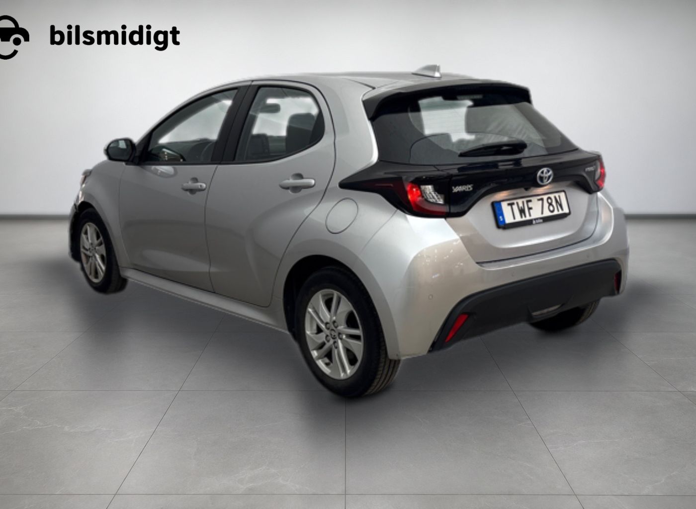 Toyota Yaris Hybrid 1.5 CVT Active Kamera DAB MOMS 116hk – bild 1 av 6