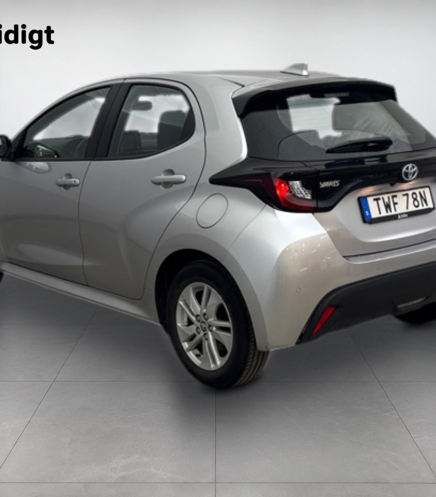 Toyota Yaris Hybrid 1.5 CVT Active Kamera DAB MOMS 116hk – bild 1 av 6
