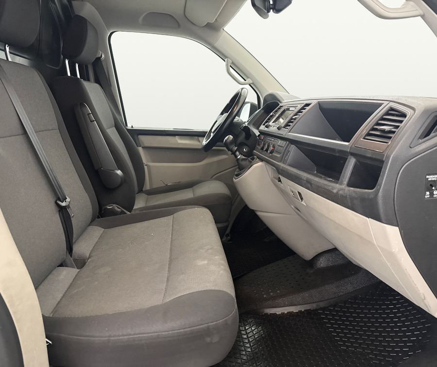 Volkswagen Transporter T6 2.0 TDI Drag Värmare 3-sits MOMS 102hk – bild 4 av 5