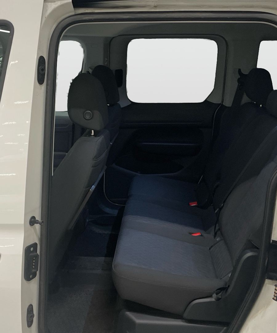 Volkswagen Caddy Life 2.0 TDI DSG Värmare Kamera LED MOMS 122hk – bild 6 av 8