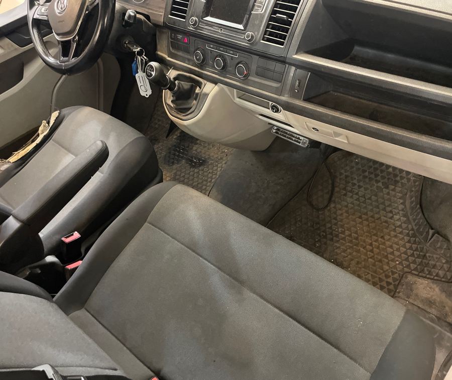Volkswagen Transporter Chassi Flak 2.0 TDI Drag Värmare MOMS 102hk – bild 4 av 7