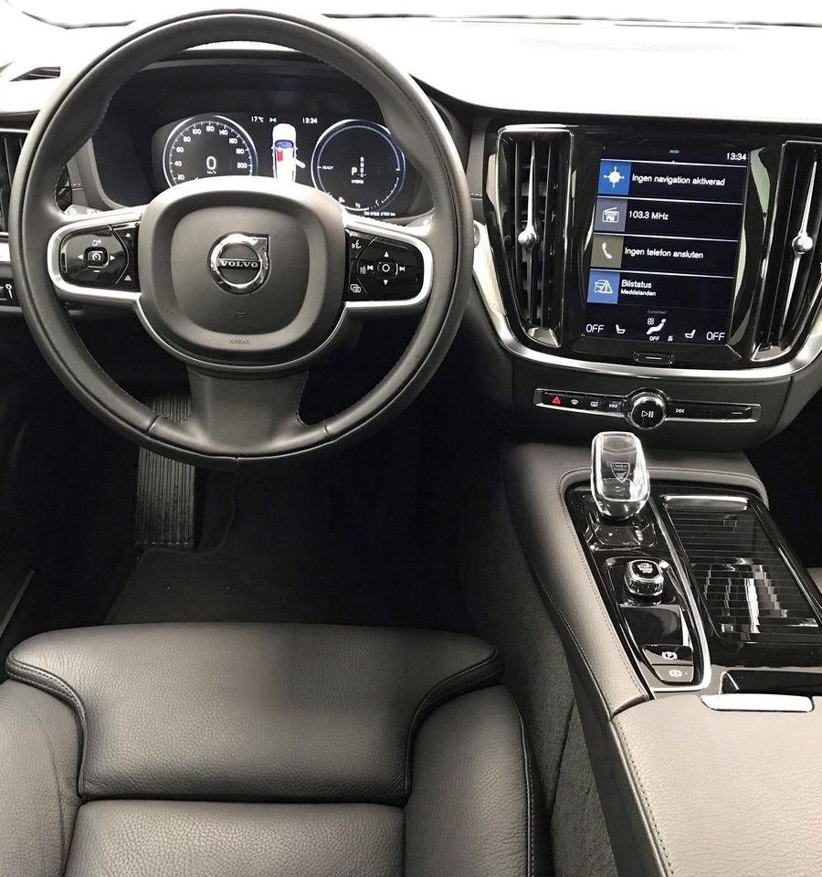 Volvo V60 Recharge T6 AWD Inscription Pano Skinn Navi MOMS 341hk – bild 4 av 7
