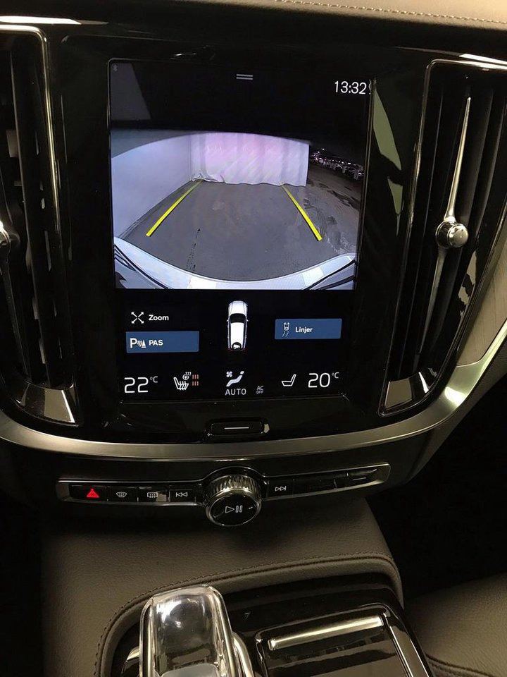 Volvo V60 Recharge T6 AWD Inscription Pano Skinn Navi MOMS 341hk – bild 7 av 7